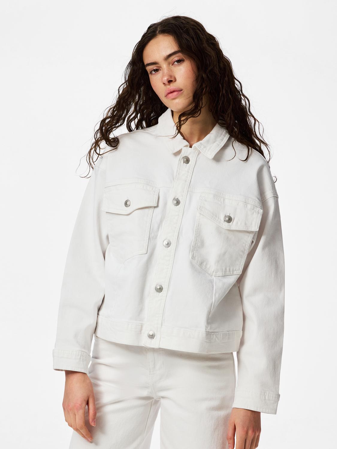 model_shot-front